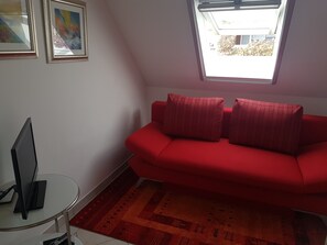 Unclassified image, 4 of 14, button - Two-story vacation rental with 3 bedrooms, 2 bathrooms, and a balcony (Cuxhaven)