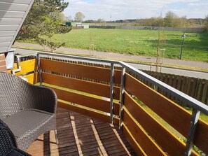 Unclassified image, 5 of 14, button - Two-story vacation rental with 3 bedrooms, 2 bathrooms, and a balcony (Cuxhaven)