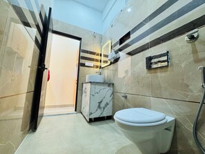 Family Suite, Balcony, Mountain View | Bathroom - www.shivlokresidency.in (Barkot)