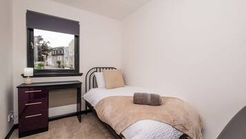 2 bedrooms, iron/ironing board, travel cot, WiFi