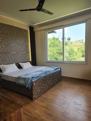 Departamento junior, vista a la montaña | Escritorio, espacio para trabajar con laptop y wifi gratis