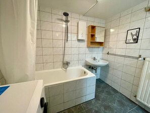 Bathroom - Vrbo Property (Krefeld)