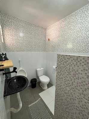 Dusche, Seife, Toilettenpapier