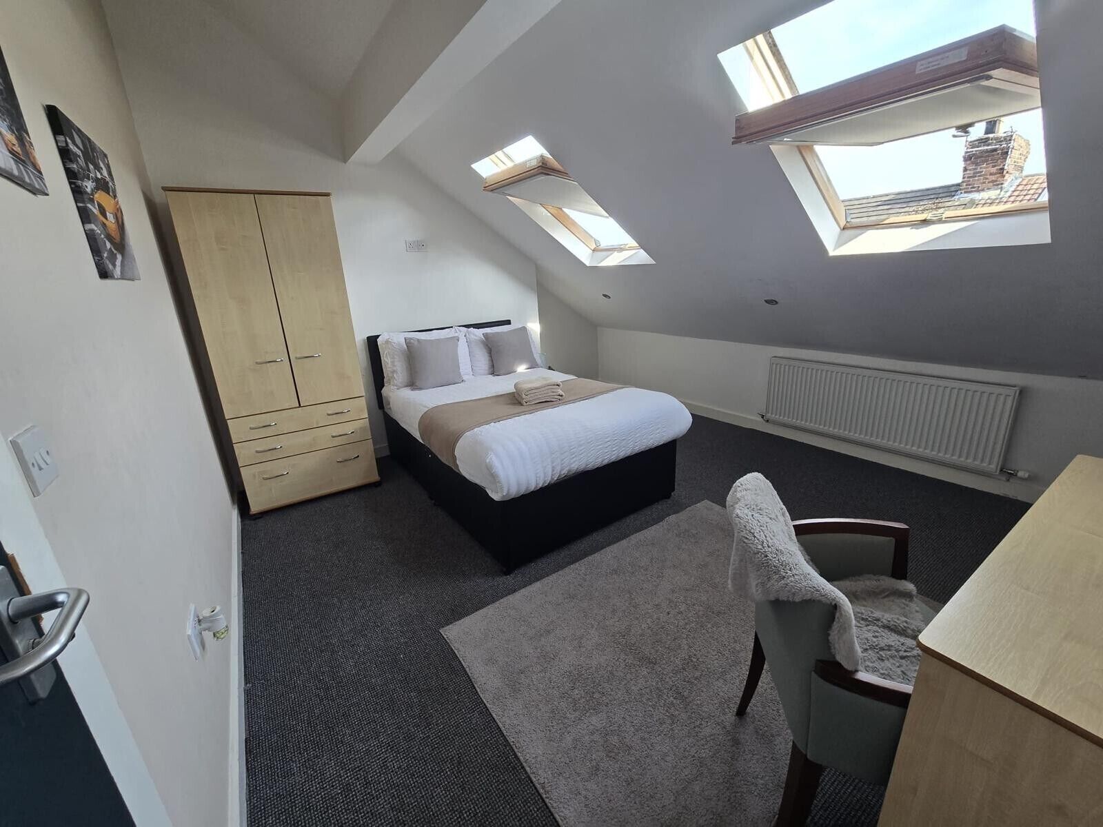 6 bedrooms, iron/ironing board, Internet