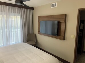 3 habitaciones, tabla de planchar con plancha, wifi y ropa de cama