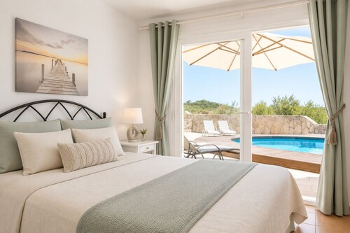 Exclusive villa in Salbufera with a pool, Menorca