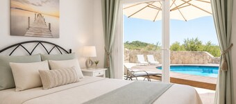 Exclusive villa in Salbufera with a pool, Menorca