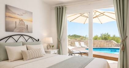 Exclusive villa in Salbufera with a pool, Menorca