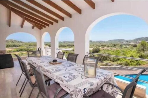 Exclusive villa in Salbufera with a pool, Menorca