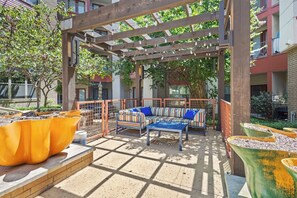 Terrace/patio - Midtown Dallas Escape | 1BR 1BA Suite | Pool | Free Parking (Dallas)