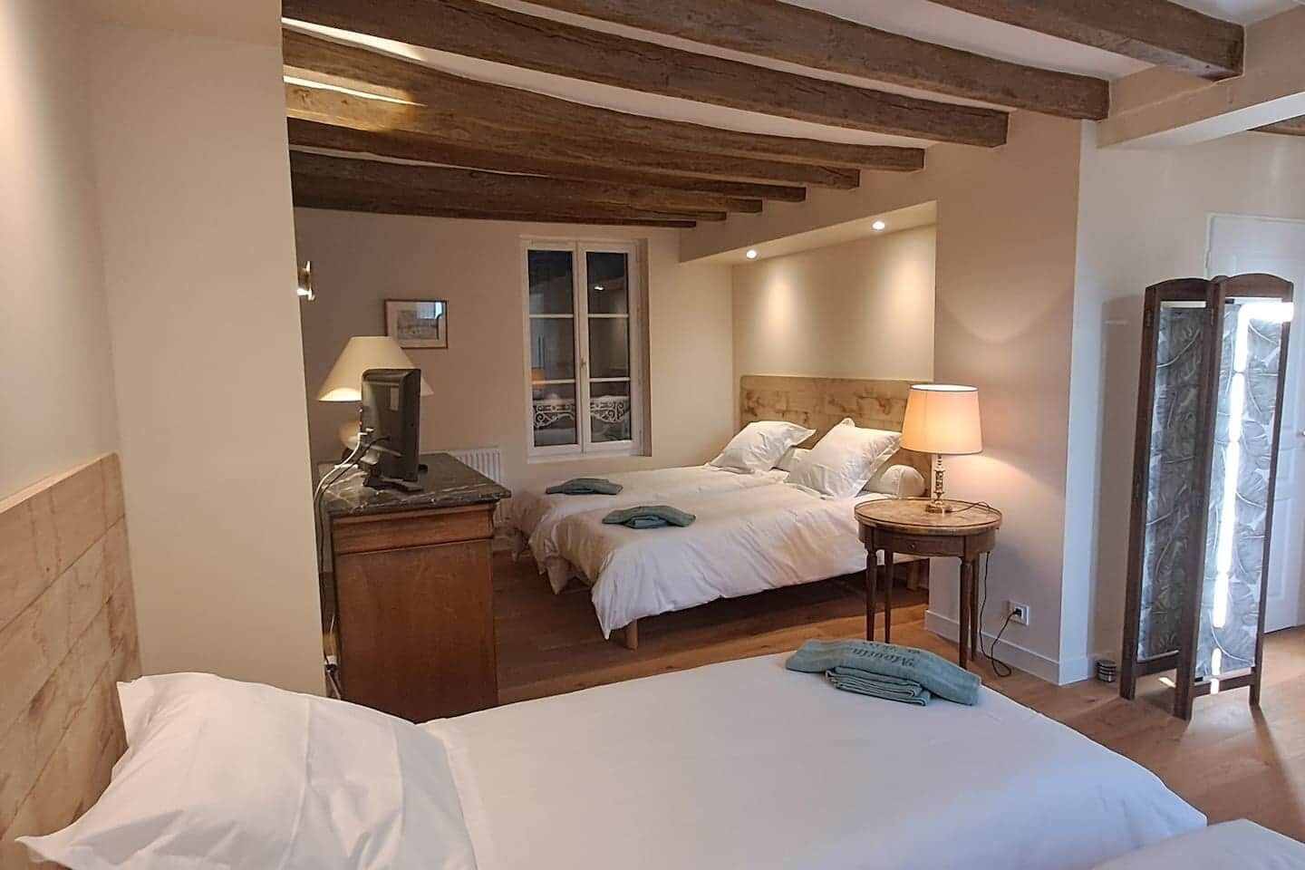 1 chambre, fer et planche à repasser, Wi-Fi, draps fournis