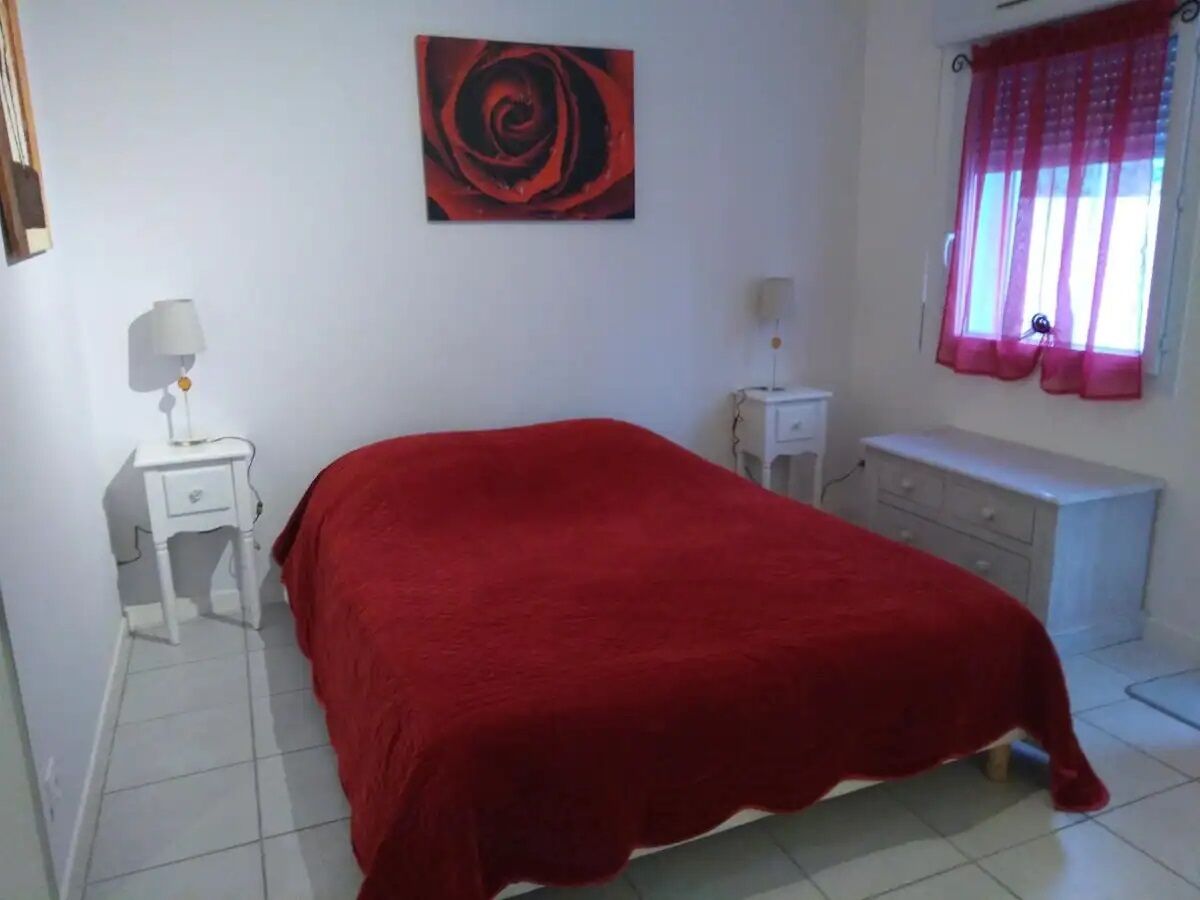 1 bedroom, iron/ironing board, bed sheets