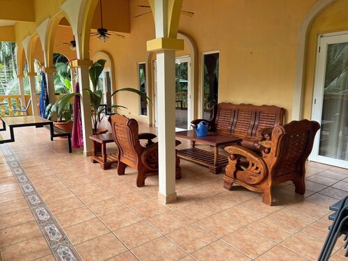 Beautiful 3-bedroom country house with AC in Bocas del Toro