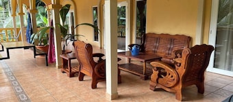 Beautiful 3-bedroom country house with AC in Bocas del Toro