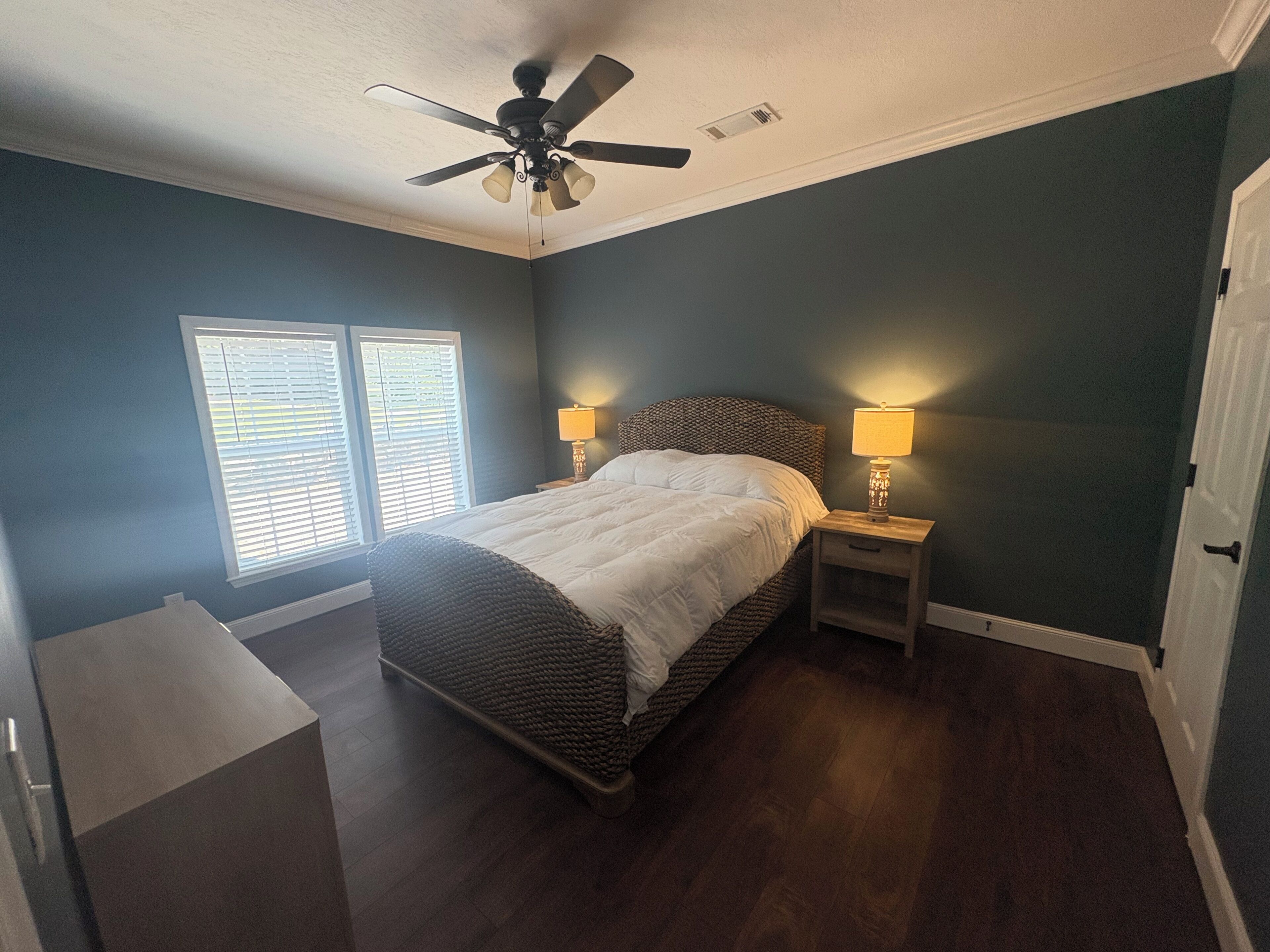 3 bedrooms, WiFi, bed sheets