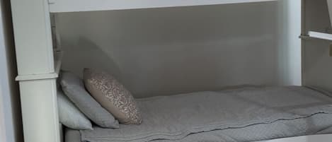 2 chambres, accès au Wi-Fi (inclus), literie fournie