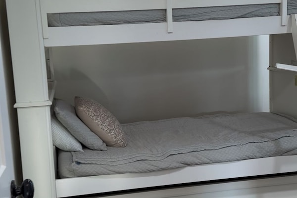 2 chambres, accès au Wi-Fi (inclus), literie fournie