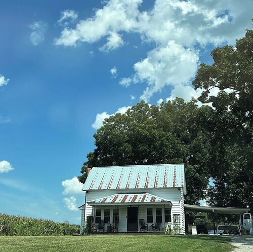 Charming 2-bedroom farmhouse on 86 acre farm in Marshville