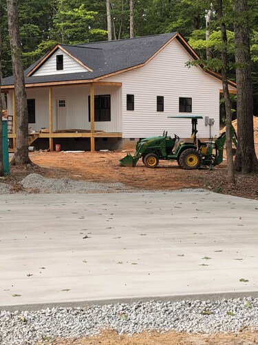 Luxury Modern Cottage • Pickleball Court • Minutes to Liberty, Snowflex & Hiking