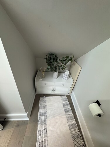 Modern penthouse condo with private rooftop terrace, views of DC Nat’l Arboretum