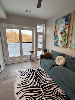 Smart TV - Modern penthouse condo with private rooftop terrace with views of Natl Arboretum (Washington)