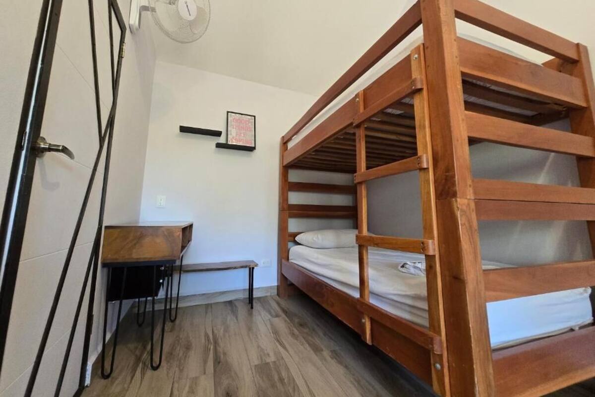 Habitació quàdruple | Caixa forta a l'habitació i wifi gratuïta 