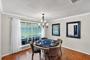 Spielezimmer
