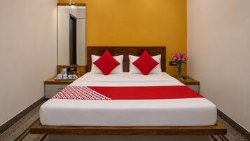 Deluxe Room | Desk, laptop workspace, free WiFi