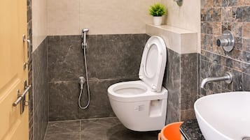 Dusche, Handtücher, Seife, Shampoo