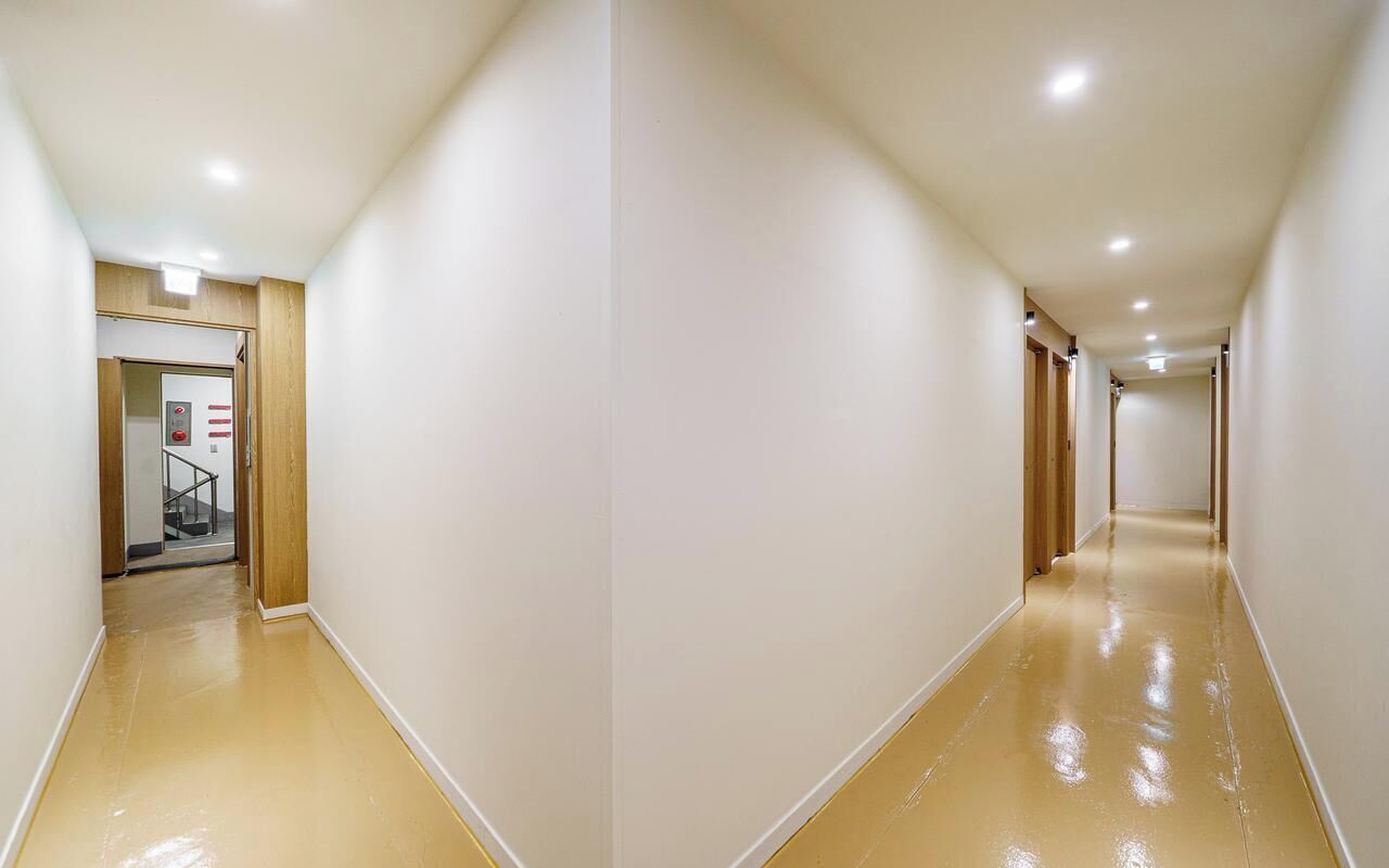 المنشأة من الداخل