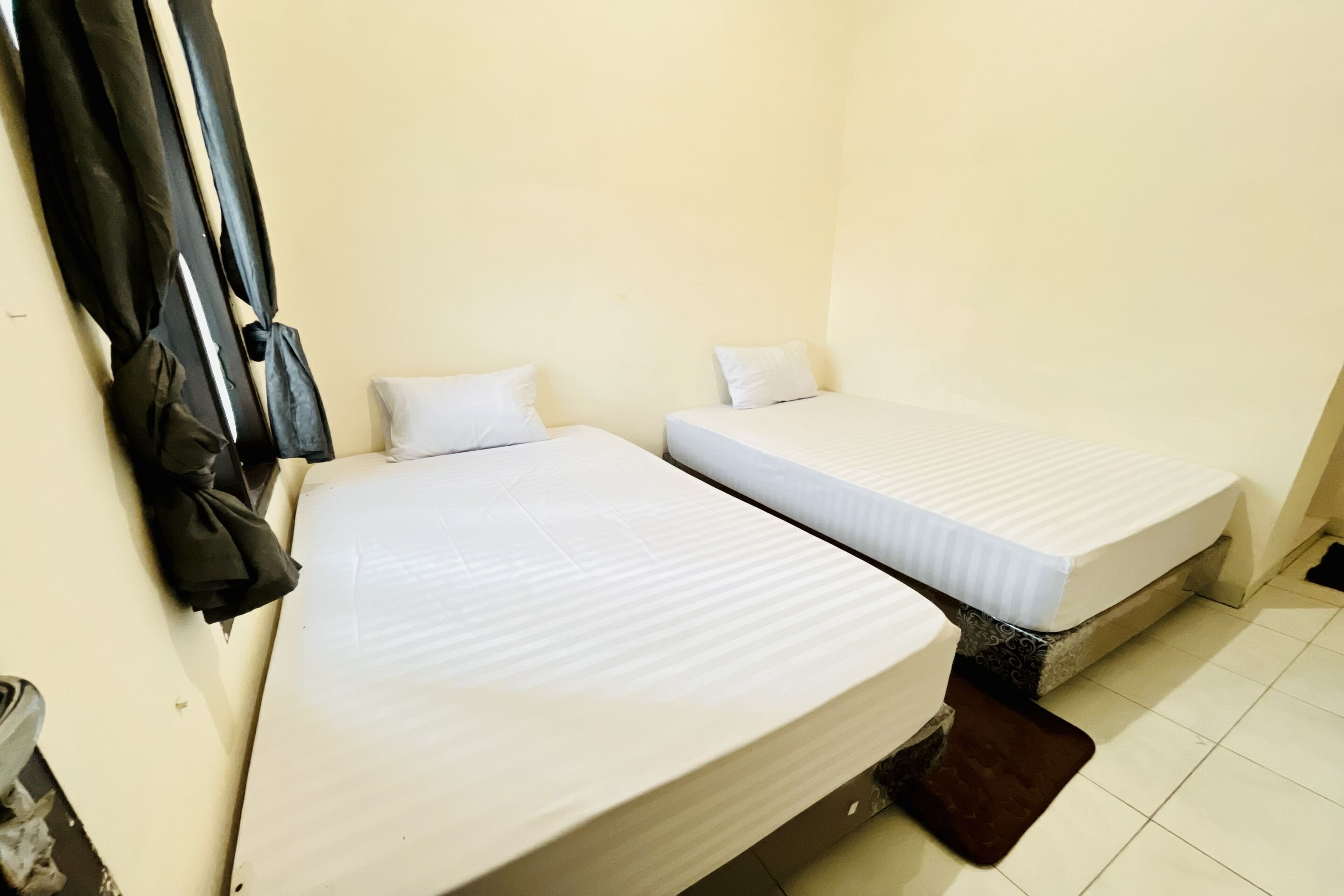 Deluxe Twin Room | Free WiFi, bed sheets