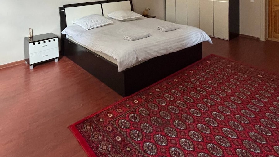 Yurta Guest House - Airport