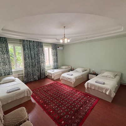 Yurta Guest House - Airport