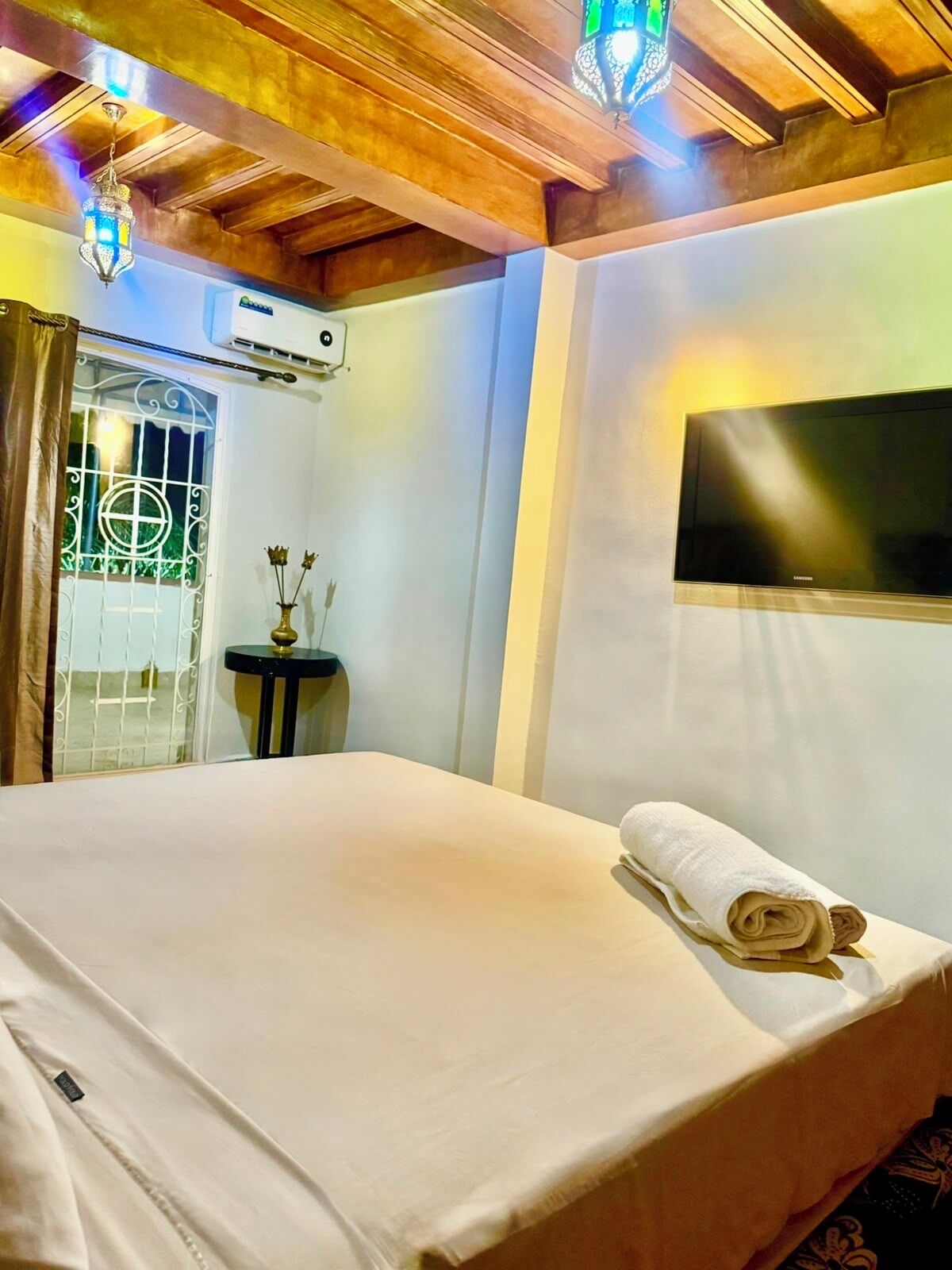 Suite familiale, balcon, vue sur la piscine