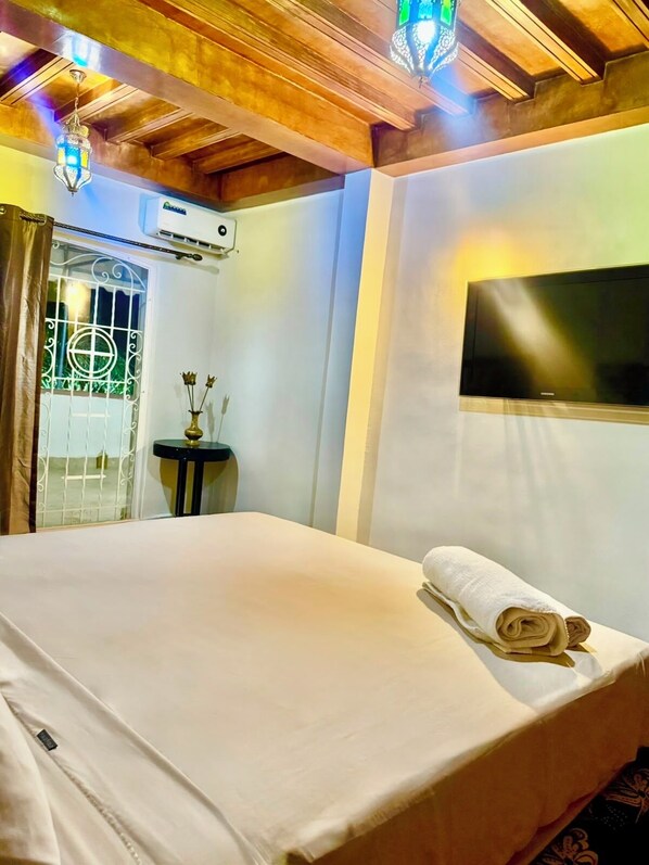 Family Suite, Balcony, Pool View