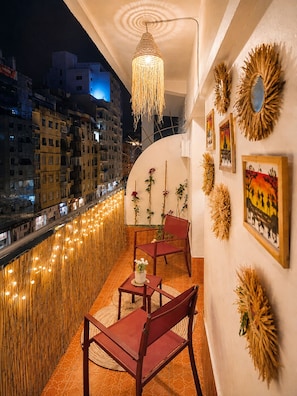 Outdoor dining - Nejma House with a balcony—5 minutes from the beach. (Tangier)