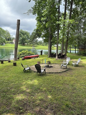 Property grounds - Lake Front Sleeps 4.  Close to Waterfalls, Parks, Golf, Fishing & Dog Friendly (Crossville)