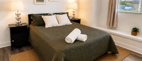 4 bedrooms, desk, iron/ironing board, travel cot