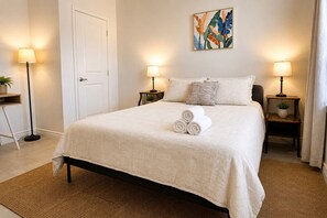 4 Schlafzimmer, Schreibtisch, Bügeleisen/Bügelbrett, Reisekinderbett