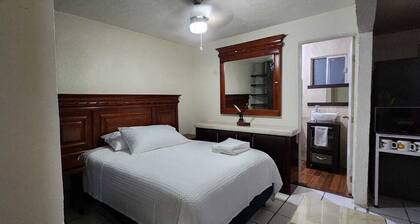Armonía Loft in Jardines del Valle—Ideal for business, work, and vacations