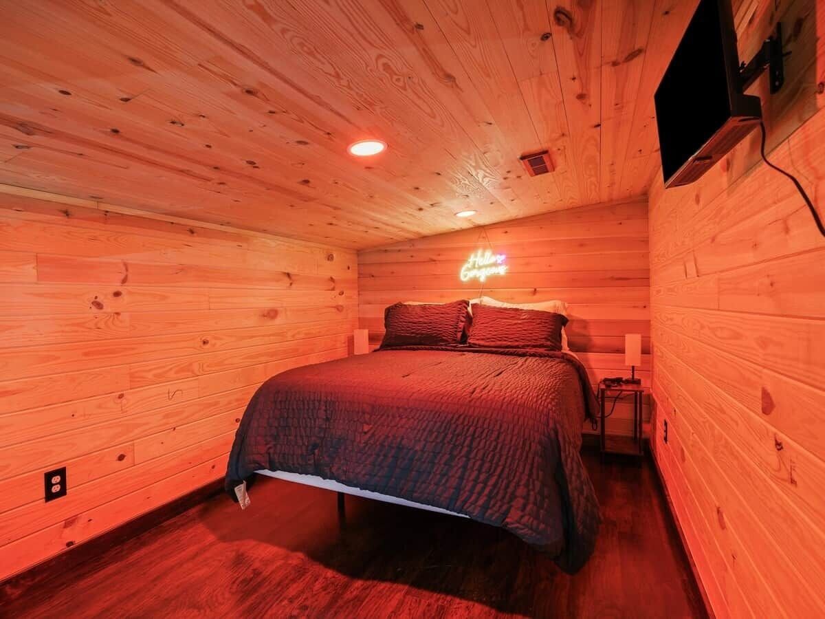 2 slaapkamers, een strijkplank/strijkijzer, wifi, beddengoed