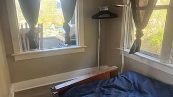 2 bedrooms, in-room safe, desk, WiFi (free)
