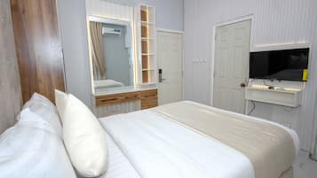 Deluxe Suite, Balcony, City View | WiFi (free)