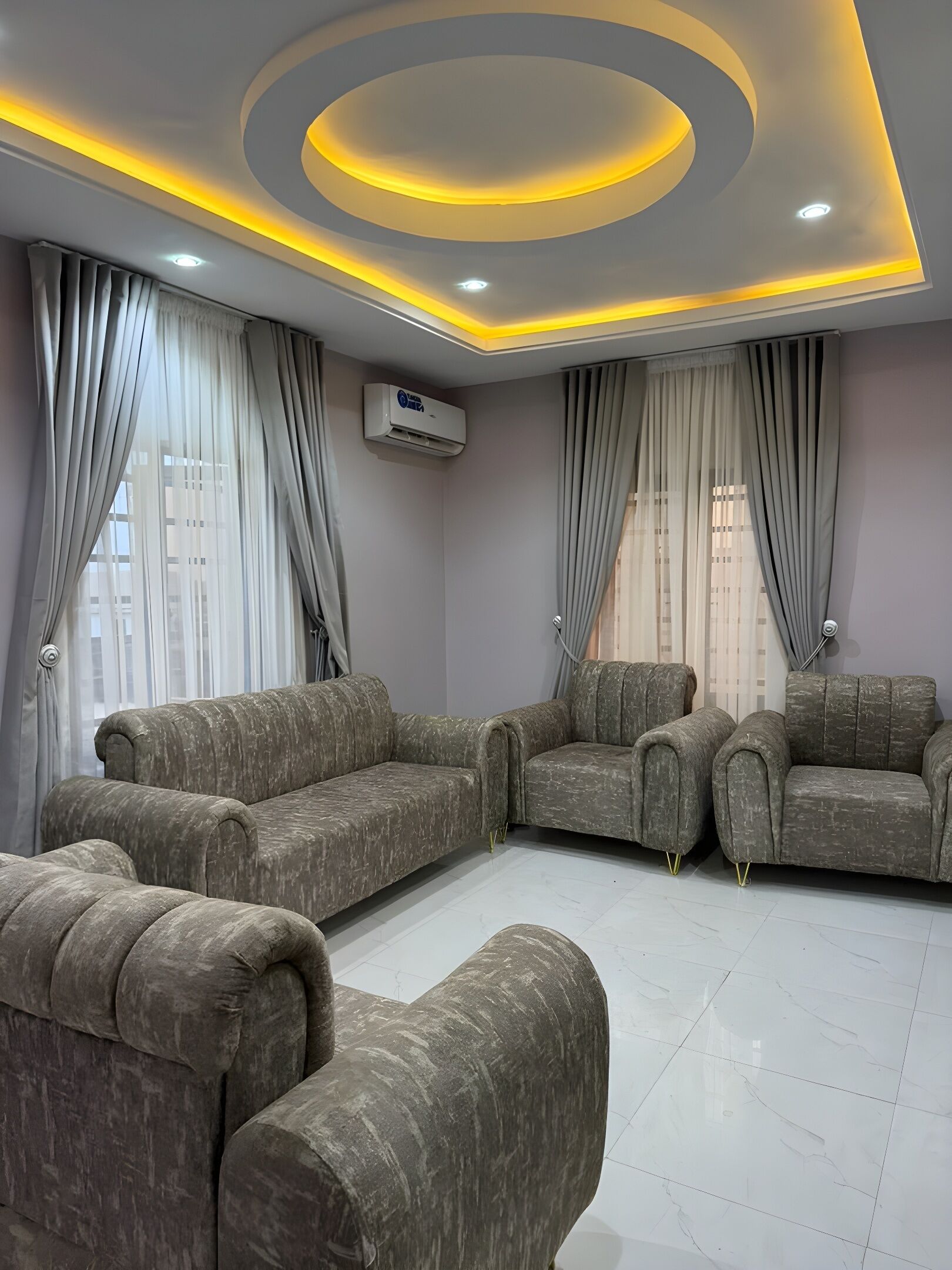 Executive Suite, Balcony, City View | Living area