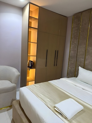 Executive-Suite, Balkon, Stadtblick | Kostenloses WLAN