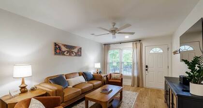 Steps from S Milledge. Pet Friendly 3Bed/2Bath