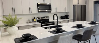 Modern Apartment Westboro