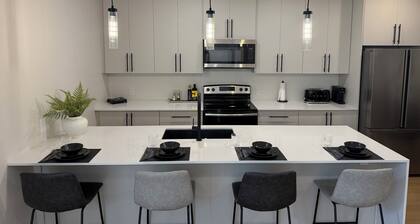Modern Apartment Westboro