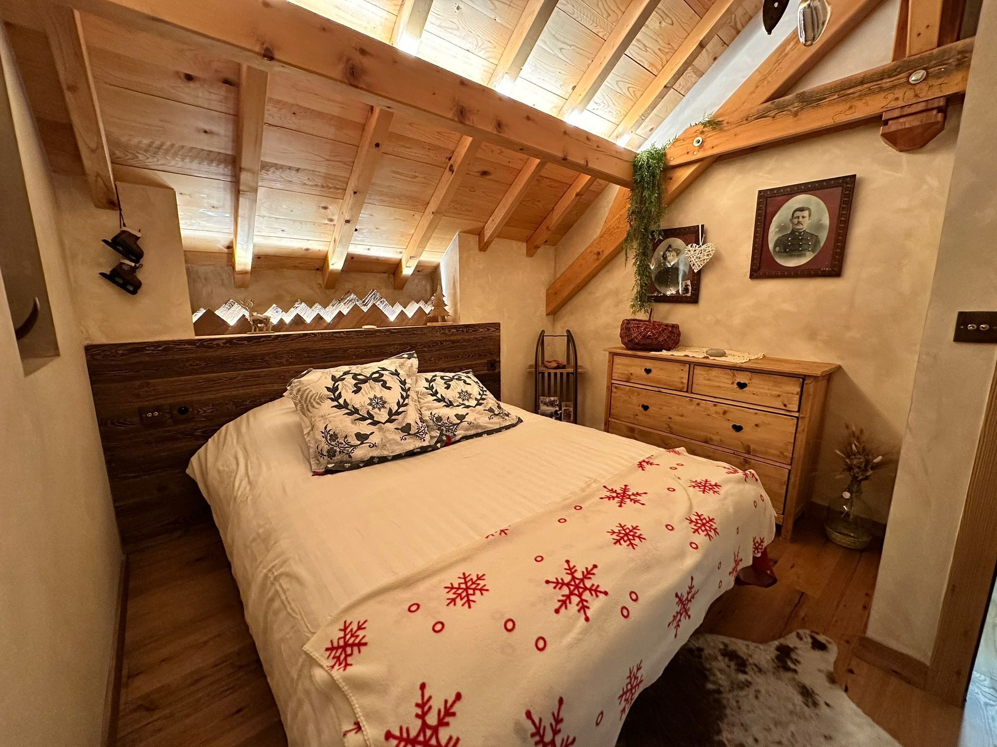 2 chambres, lit parapluie, draps fournis