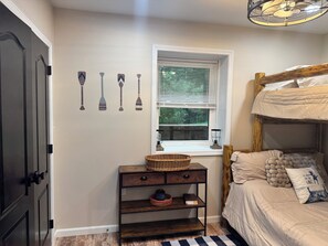 2 habitaciones, tabla de planchar con plancha y wifi gratis 
